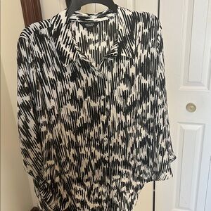 Simply Vera Vera Wang Black and White Patterned Blouse